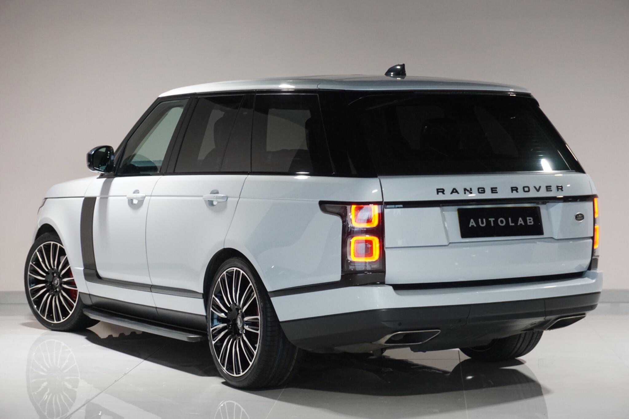 Land Rover Range Rover 2.0 P400e 13.1kWh Vogue SUV 5dr Petrol Plug-in Hybrid Auto 4WD Euro 6 (s/s) (404 ps)